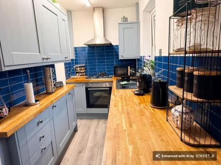 2 bedroom Terraced House for sale in Cavendish Road, Leicester, LE2