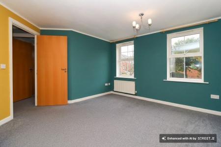 2 bedroom Flat to let in Larchmont Road, Leicester, LE4