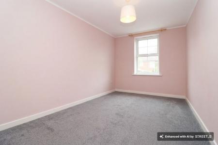 2 bedroom Flat to let in Larchmont Road, Leicester, LE4