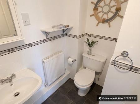 2 bedroom Flat to let in Larchmont Road, Leicester, LE4