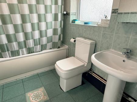 3 bedroom Terraced House for sale in Osborne Road, Leicester, LE5