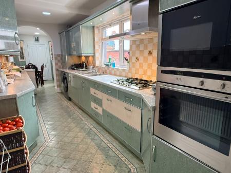 3 bedroom Terraced House for sale in Osborne Road, Leicester, LE5