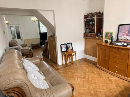 3 bedroom Terraced House for sale in Osborne Road, Leicester, LE5