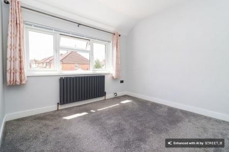 3 bedroom Semi-detached house to let in Kingston Avenue, Wigston, LE18