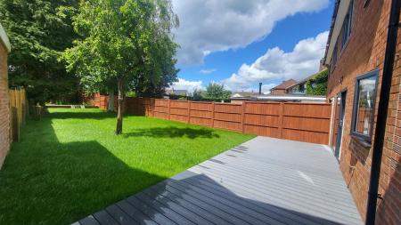 3 bedroom Semi-detached house for sale in Brambling Way, Oadby, LE2