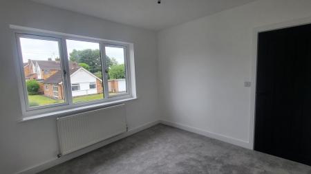 3 bedroom Semi-detached house for sale in Brambling Way, Oadby, LE2