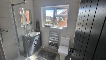 3 bedroom Semi-detached house for sale in Brambling Way, Oadby, LE2