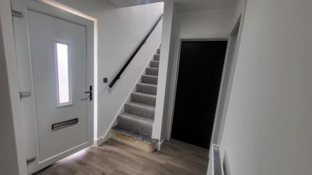 3 bedroom Semi-detached house for sale in Brambling Way, Oadby, LE2