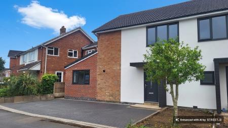 3 bedroom Semi-detached house for sale in Brambling Way, Oadby, LE2