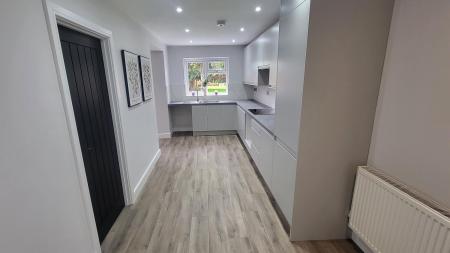 3 bedroom Semi-detached house for sale in Brambling Way, Oadby, LE2