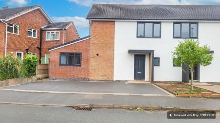 3 bedroom Semi-detached house for sale in Brambling Way, Oadby, LE2