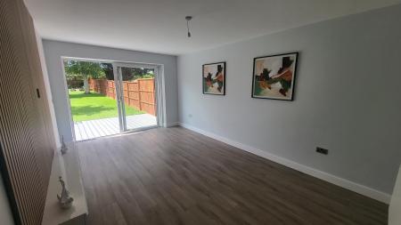 3 bedroom Semi-detached house for sale in Brambling Way, Oadby, LE2