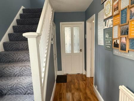 3 bedroom Semi-detached house for sale in Parkland Drive, Oadby, LE2