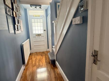 3 bedroom Semi-detached house for sale in Parkland Drive, Oadby, LE2