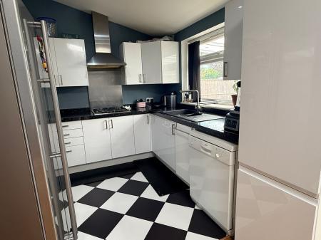 3 bedroom Semi-detached house for sale in Parkland Drive, Oadby, LE2