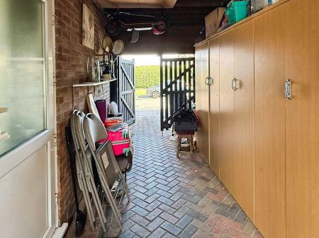 3 bedroom Semi-detached house for sale in Stoneleigh Way, Leicester, LE3