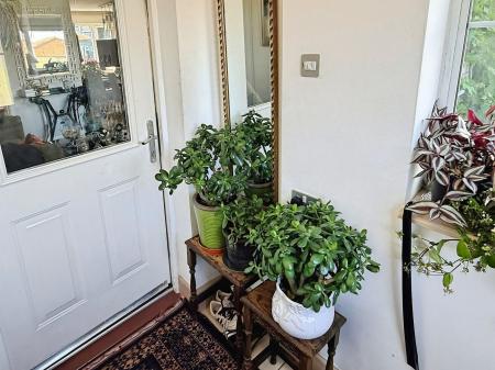 3 bedroom Semi-detached house for sale in Stoneleigh Way, Leicester, LE3