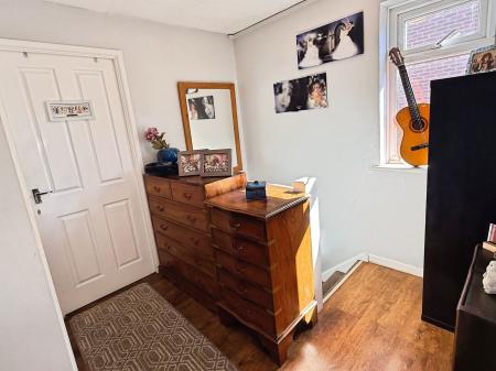 3 bedroom Semi-detached house for sale in Stoneleigh Way, Leicester, LE3