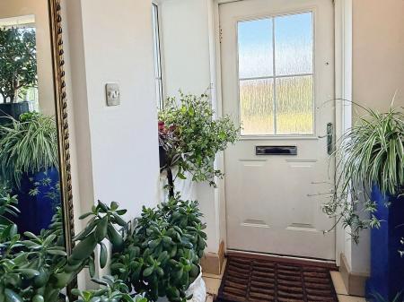 3 bedroom Semi-detached house for sale in Stoneleigh Way, Leicester, LE3