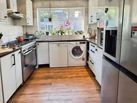 3 bedroom Semi-detached house for sale in Stoneleigh Way, Leicester, LE3
