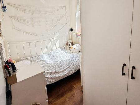 3 bedroom Semi-detached house for sale in Stoneleigh Way, Leicester, LE3