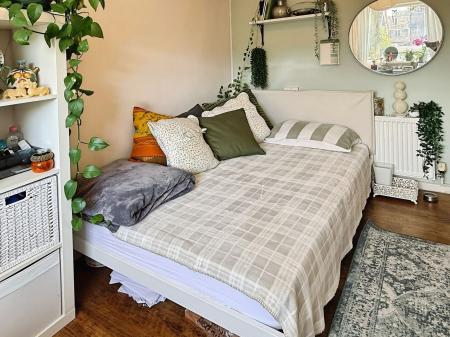 3 bedroom Semi-detached house for sale in Stoneleigh Way, Leicester, LE3