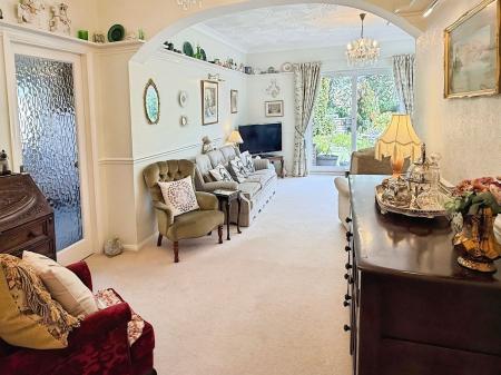 2 bedroom Detached bungalow for sale in Englefield Road, Leicester, LE5
