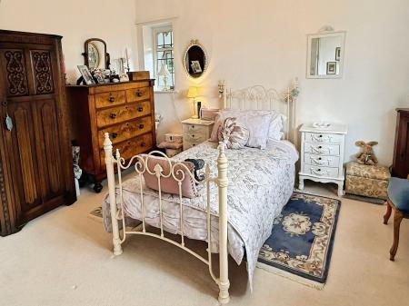 2 bedroom Detached bungalow for sale in Englefield Road, Leicester, LE5