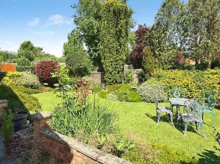2 bedroom Detached bungalow for sale in Englefield Road, Leicester, LE5