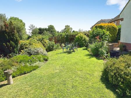 2 bedroom Detached bungalow for sale in Englefield Road, Leicester, LE5