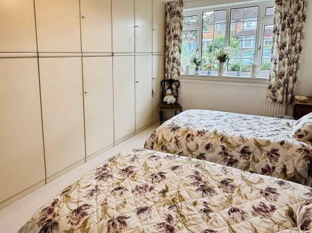 2 bedroom Detached bungalow for sale in Englefield Road, Leicester, LE5