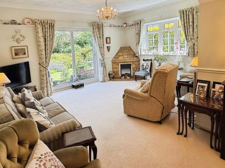 2 bedroom Detached bungalow for sale in Englefield Road, Leicester, LE5