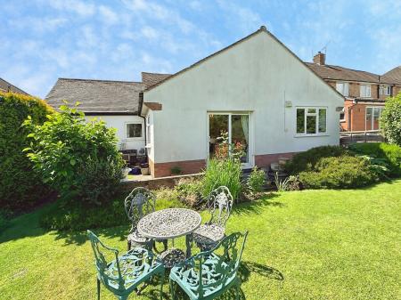 2 bedroom Detached bungalow for sale in Englefield Road, Leicester, LE5
