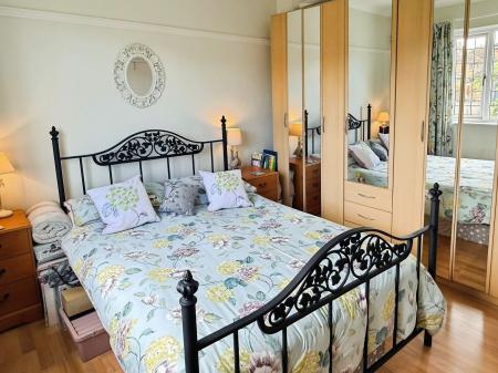 3 bedroom Semi-detached house for sale in Millersdale Avenue, Leicester, LE5
