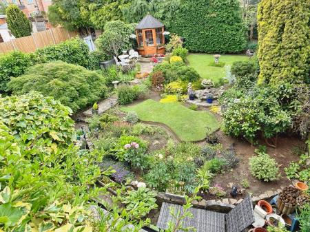 3 bedroom Semi-detached house for sale in Millersdale Avenue, Leicester, LE5
