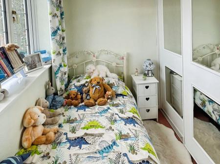 3 bedroom Semi-detached house for sale in Millersdale Avenue, Leicester, LE5