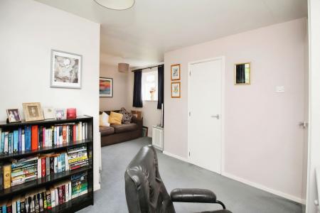 4 bedroom Detached house for sale in Eskdale Close, Oadby, LE2