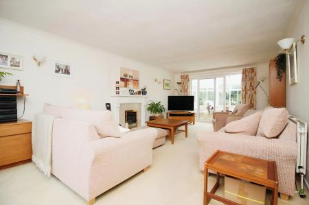 4 bedroom Detached house for sale in Eskdale Close, Oadby, LE2
