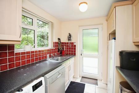 4 bedroom Detached house for sale in Eskdale Close, Oadby, LE2