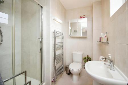 4 bedroom Detached house for sale in Eskdale Close, Oadby, LE2