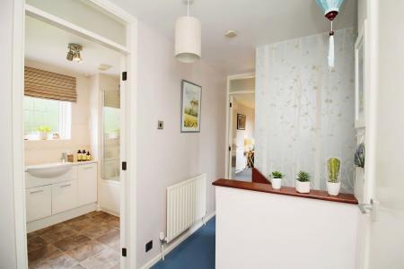 4 bedroom Detached house for sale in Eskdale Close, Oadby, LE2