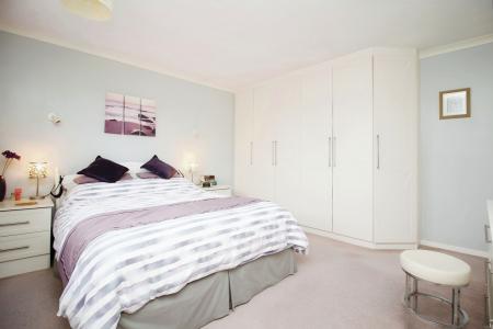 4 bedroom Detached house for sale in Eskdale Close, Oadby, LE2