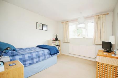 4 bedroom Detached house for sale in Eskdale Close, Oadby, LE2