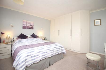 4 bedroom Detached house for sale in Eskdale Close, Oadby, LE2