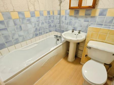 2 bedroom Terraced House for sale in Hayden Avenue, Oadby, LE2