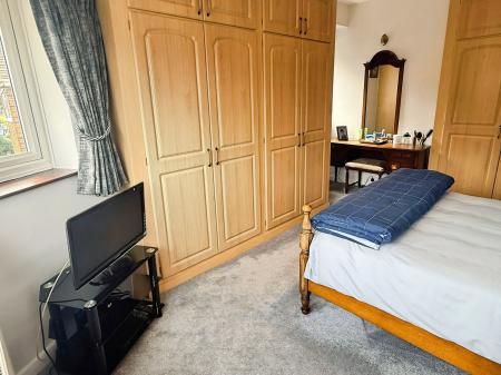 4 bedroom Detached house for sale in Ash Tree Road, Oadby, LE2