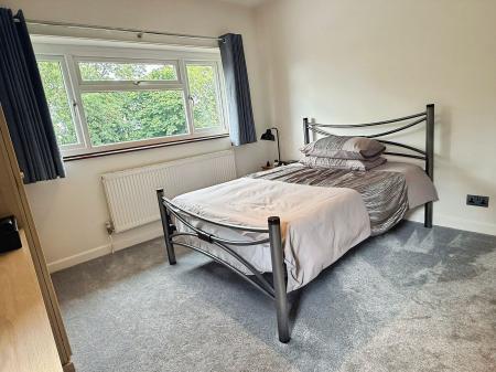 4 bedroom Detached house for sale in Ash Tree Road, Oadby, LE2