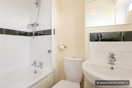 3 bedroom Detached house to let in Watkin Road, Leicester, LE2