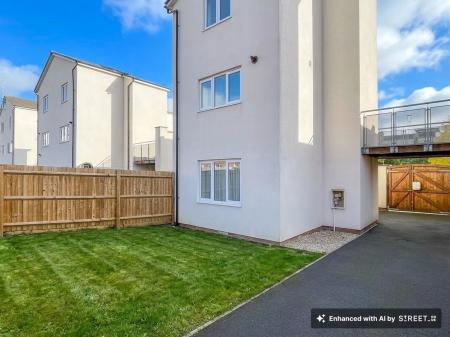 3 bedroom Detached house to let in Watkin Road, Leicester, LE2