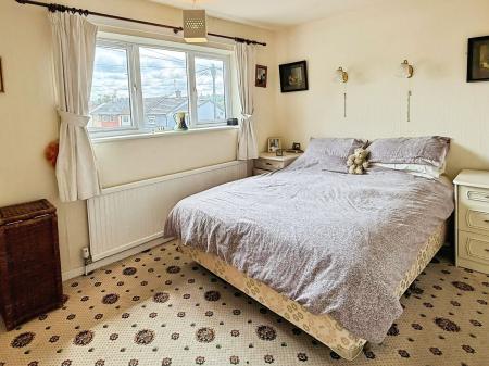 2 bedroom Semi-detached house for sale in Wreford Crescent, Leicester, LE5